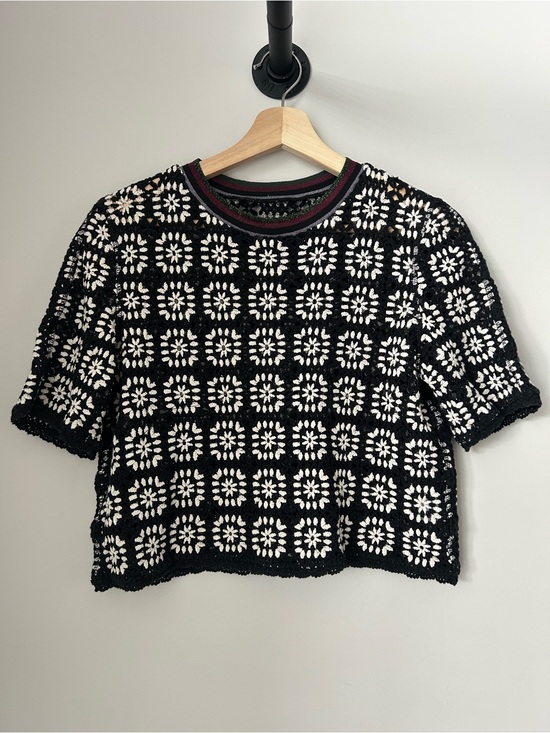 D’zzit Tops - D’zzit Crochet Short-Sleeve Top